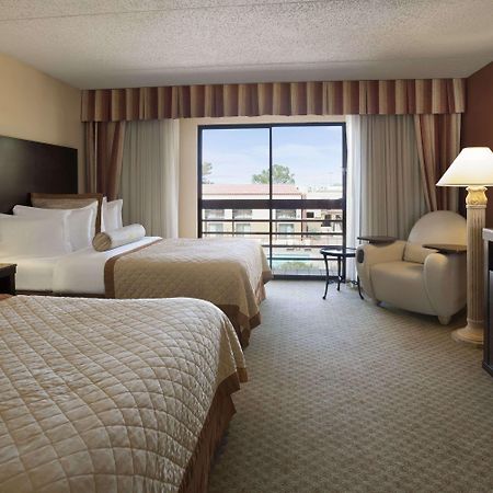 Wyndham El Paso Airport And Water Park Hotel Exterior photo