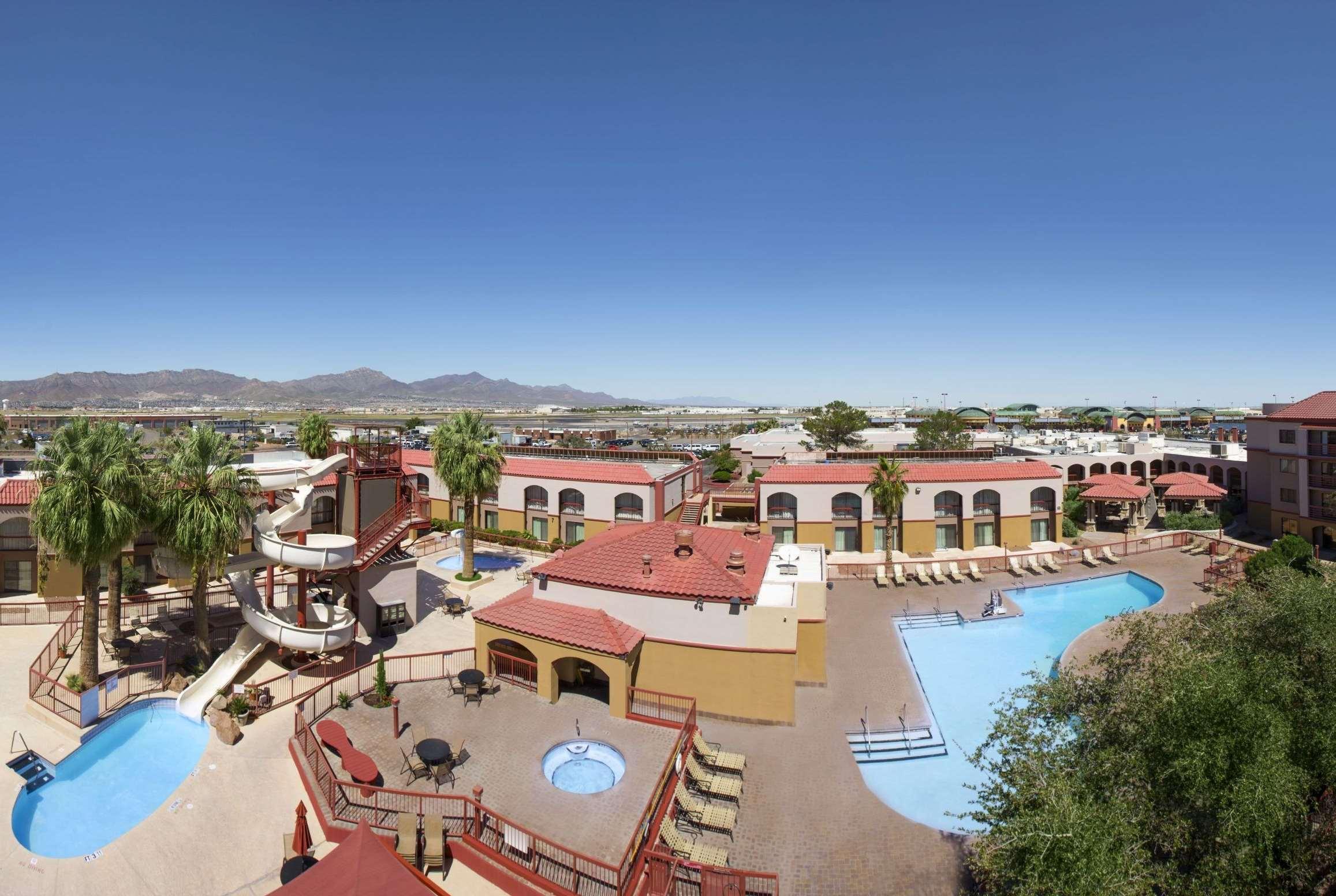 Wyndham El Paso Airport And Water Park Hotel Exterior photo