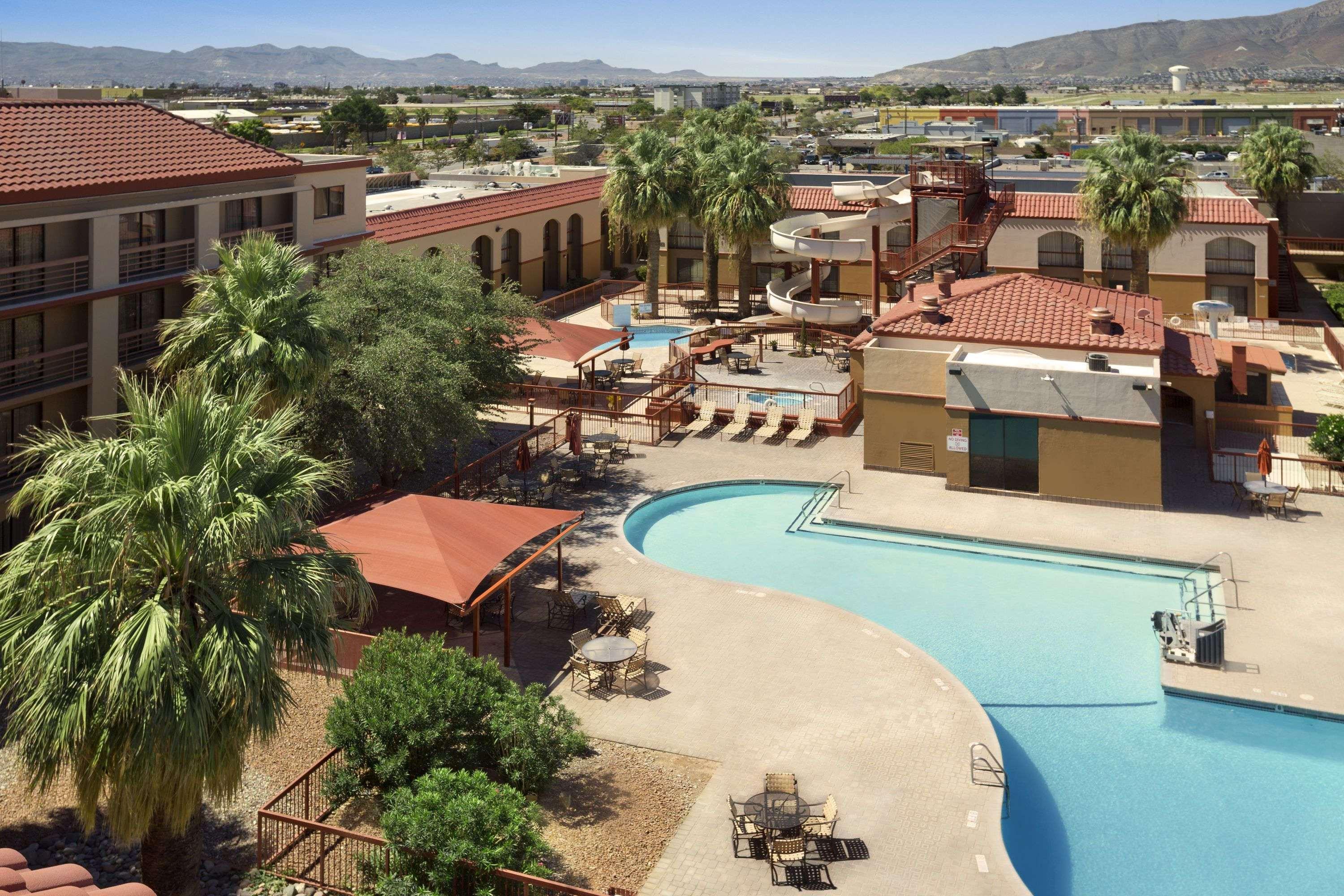 Wyndham El Paso Airport And Water Park Hotel Exterior photo