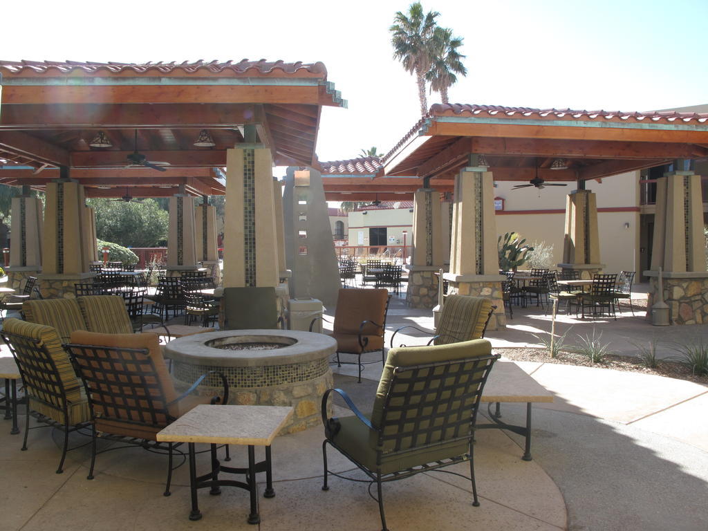 Wyndham El Paso Airport And Water Park Hotel Exterior photo